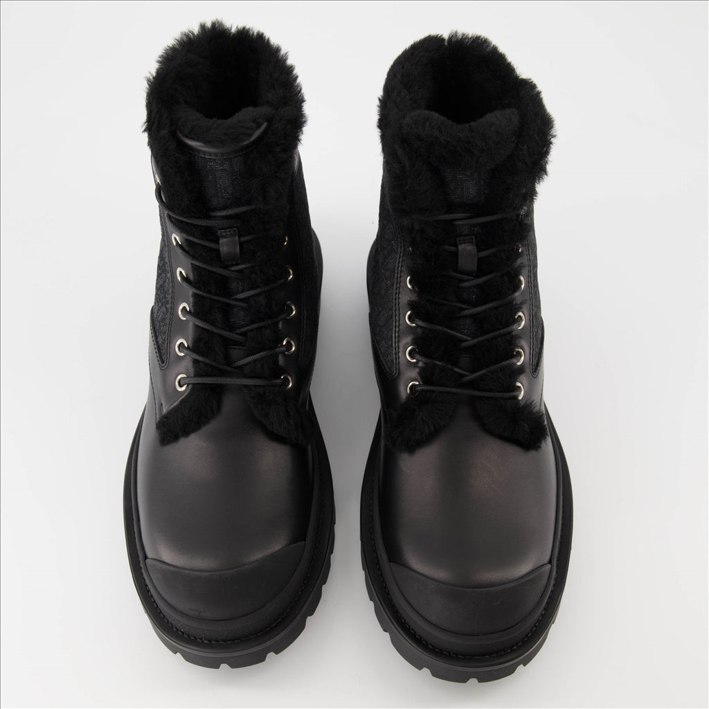 Explorer ankle boots