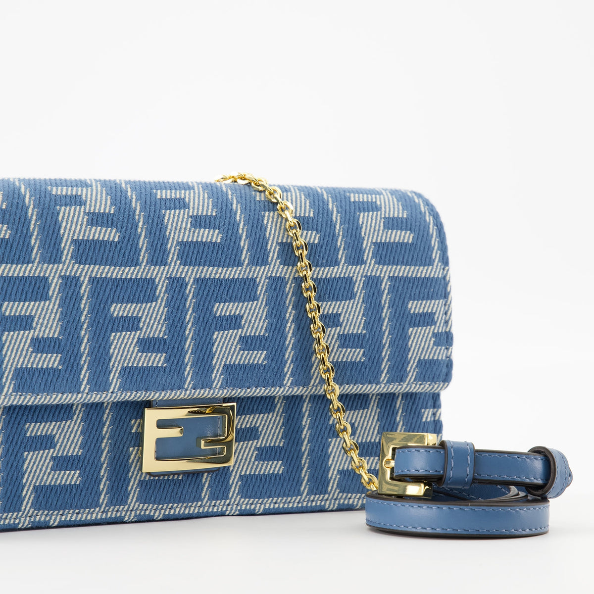 Baguette Wallet with Chain