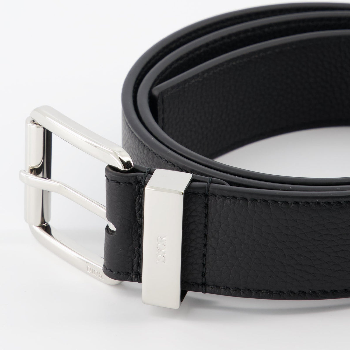 Grained leather belt